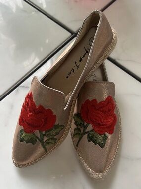 George J Love Rose Gold Espadrille Flats 37 Spain Embroidered Rose Floral NWOT